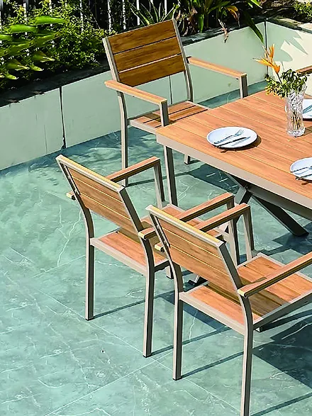 Solid teak grain detail